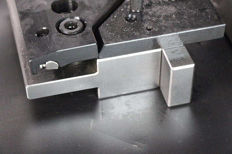 折彎機(jī)模具夾板